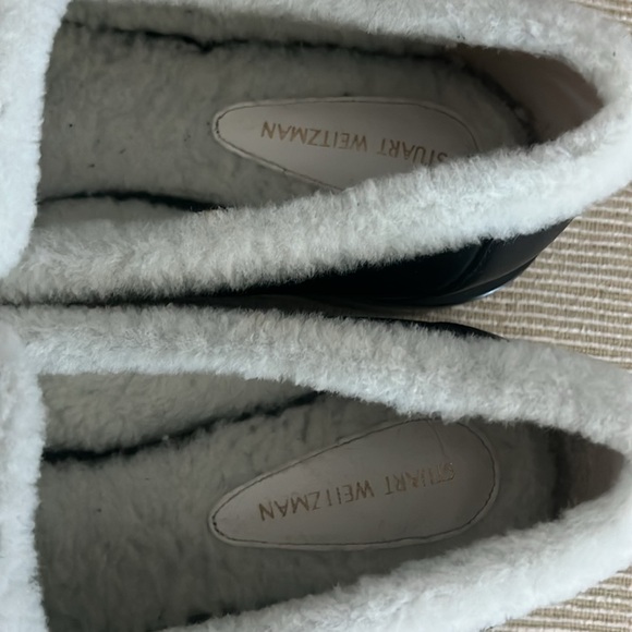 Stuart Weitzman Black leather and White Shearling Lined Loafer - Picture 3 of 3